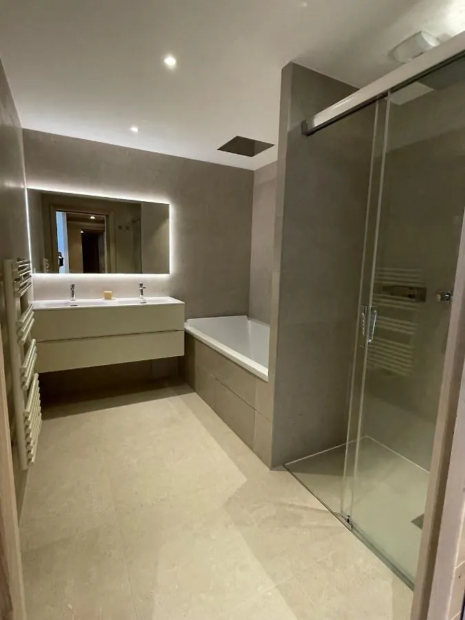 Le Chalet Sous-Toiture Nanshan : Spacieux, Lumineux Et Idealement Situe A Auron