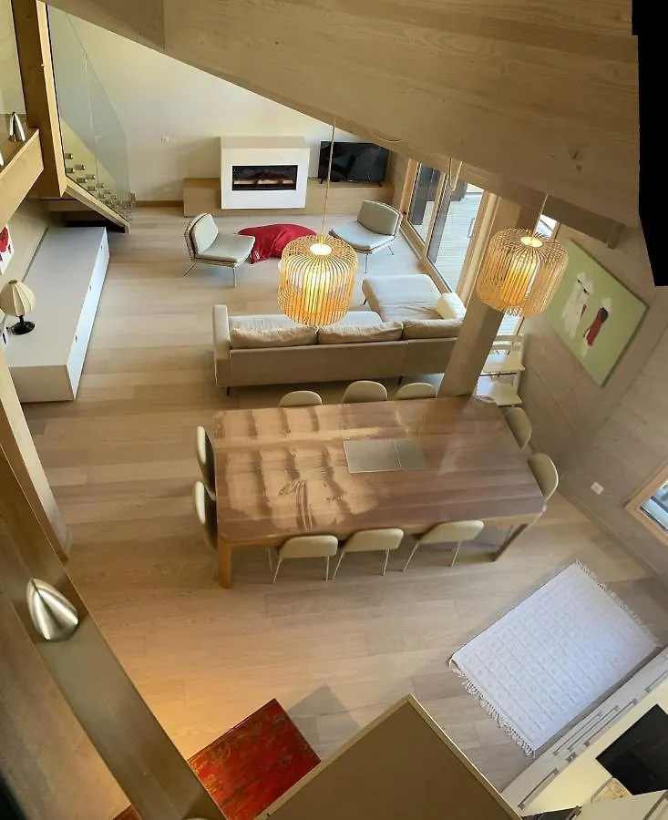 Apartment Le Chalet Sous-Toiture Nanshan : Spacieux, Lumineux Et Idealement Situe A Auron
