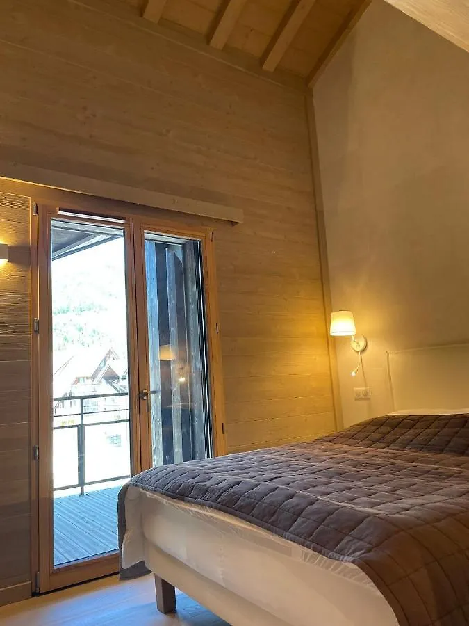 Le Chalet Sous-Toiture Nanshan : Spacieux, Lumineux Et Idealement Situe A Auron France