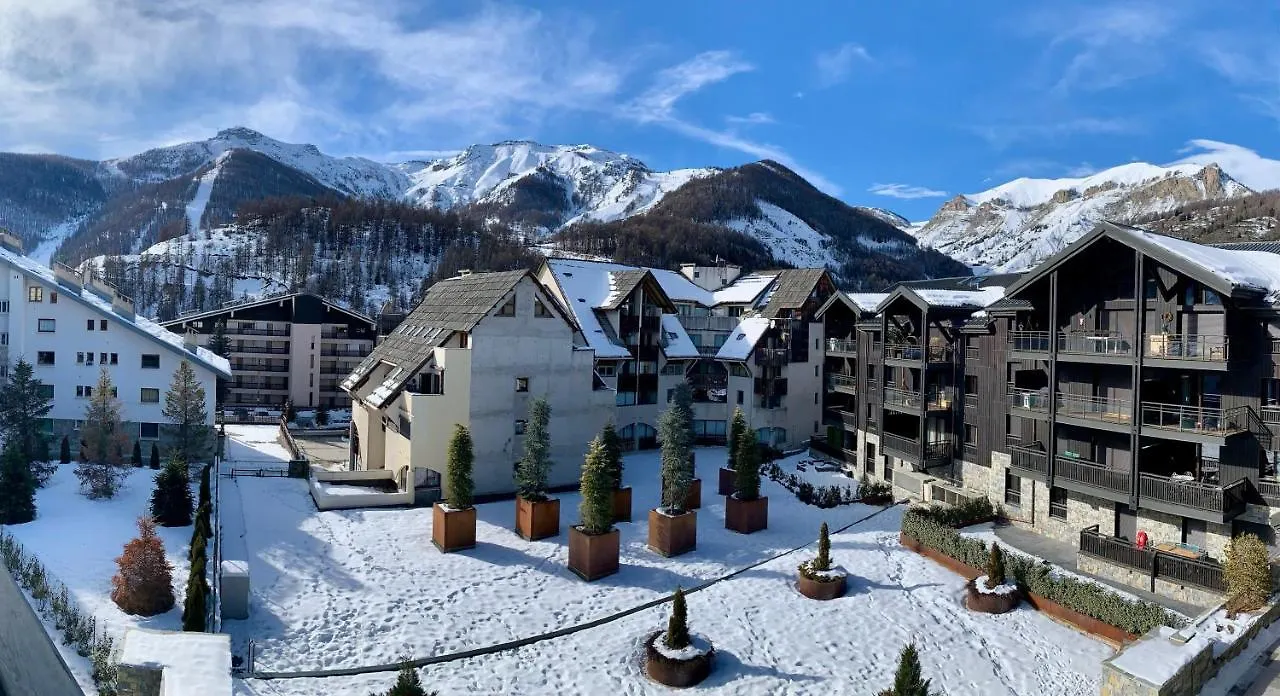 Le Chalet Sous-Toiture Nanshan : Spacieux, Lumineux Et Idealement Situe A Auron