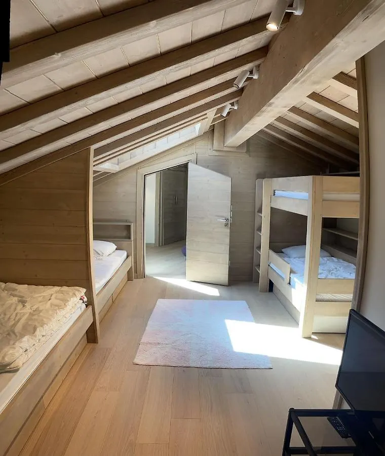 Le Chalet Sous-Toiture Nanshan : Spacieux, Lumineux Et Idealement Situe A Auron