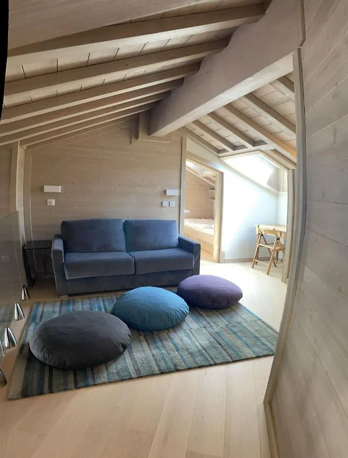 Apartment Le Chalet Sous-Toiture Nanshan : Spacieux, Lumineux Et Idealement Situe A Auron