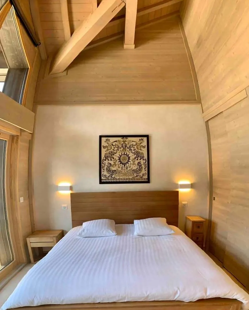 Apartment Le Chalet Sous-Toiture Nanshan : Spacieux, Lumineux Et Idealement Situe A Auron
