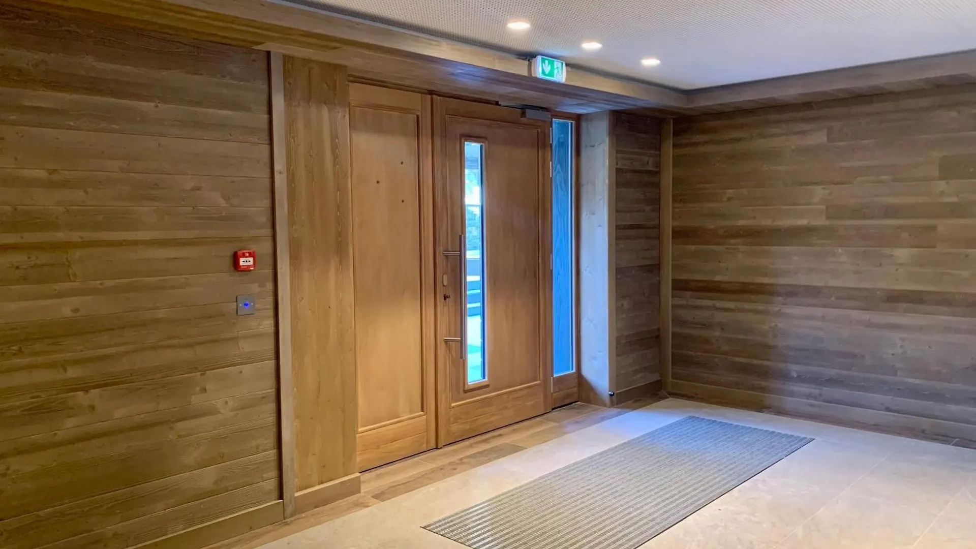 Le Chalet Sous-Toiture Nanshan : Spacieux, Lumineux Et Idealement Situe A Auron 0*,